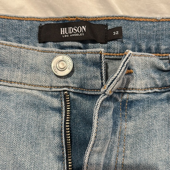 Hudson size 32 Devon high rise biker short in light denim, never worn - Picture 2 of 4